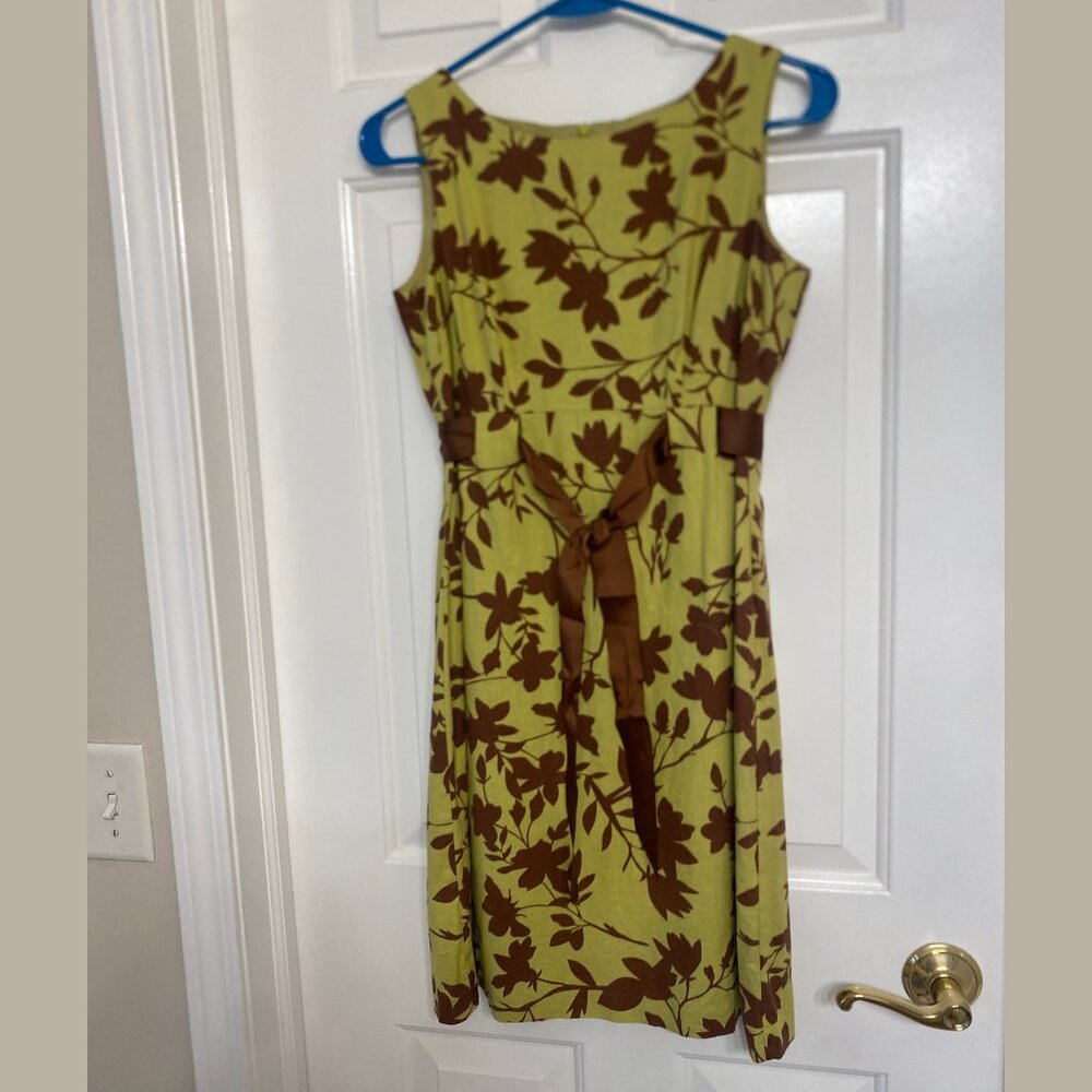 Jessica Howard -Size 4P - floral sleeveless knee-length dress